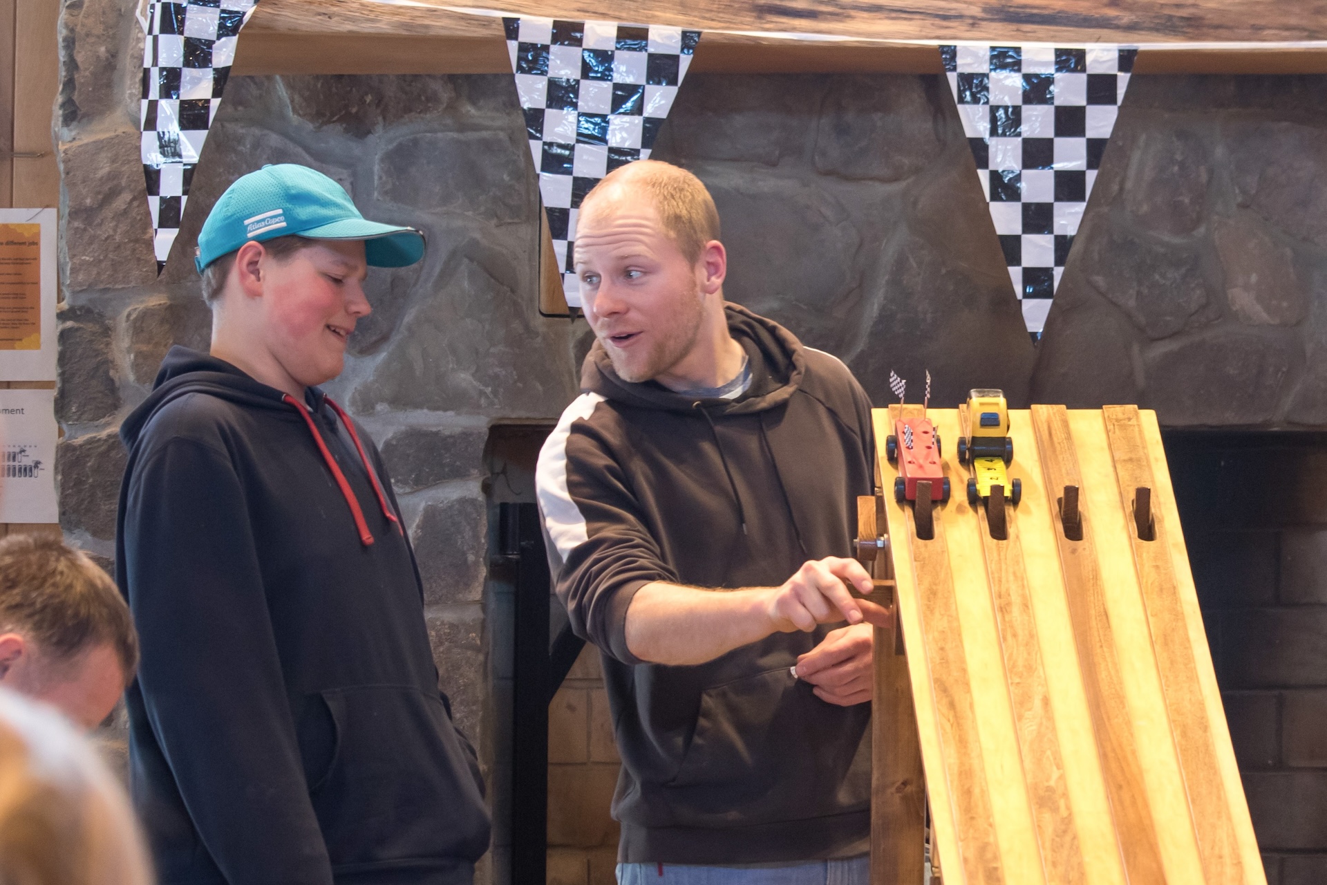 Derby Car Race (1) edit